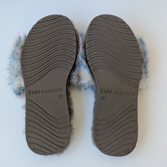 Emu Soft Gray and Cream Slippers - Picture 6 of 9